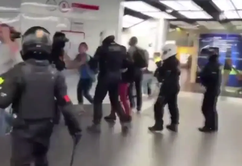 A screen shot of an online news article titled, Couple allegedly maced by unhinged woman for having picnic while not wearing masks